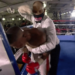 Boxeador morre dois dias após ficar desnorteado no ringue e lutar contra ‘fantasma’