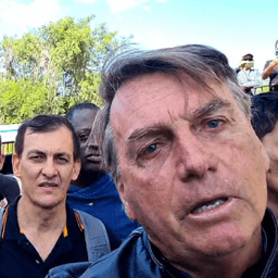 Pesquisas abatem aliados políticos de Bolsonaro, diz colunista