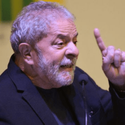 ‘Bolsonaro vai ter que aprender a perder’, diz Lula sobre disputa presidencial