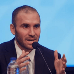 Argentina: Ministro da Economia renúncia em meio a crise no governo