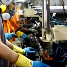 Produção industrial cai 0,6% no Brasil