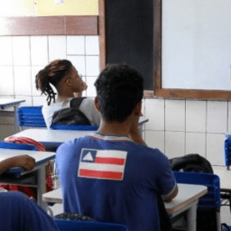 Bahia abre concurso com 2 mil vagas para professor e coordenador