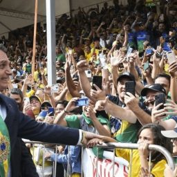 PDT pede inelegibilidade de Bolsonaro por abuso de poder no feriado