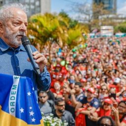 Lula diz que se eleito vai “dar um jeito no centrão”