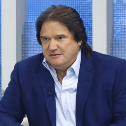 “Bolsonaristas atiraram um míssil no pé”, diz Pedro Serrano