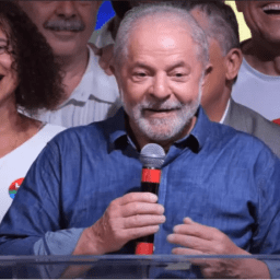 “O povo quer comer bem e morar bem” diz Lula em discurso após eleito