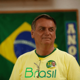 Bolsonaro diz a ministros que não vai contestar resultado da eleição