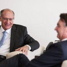 Bolsonaro se encontra rapidamente com Alckmin no Palácio do Planalto