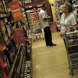 Bloqueios das estradas começam a afetar supermercados