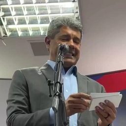 Governador muda data para anuncio de candidato em Salvador