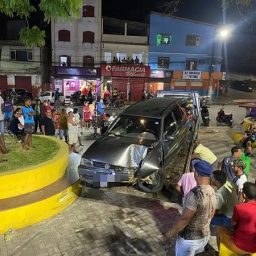Motorista é preso após atropelar sete pessoas em praça em Ubatã