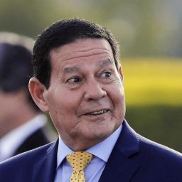 Mourão convoca rede nacional de rádio e TV para pronunciamento