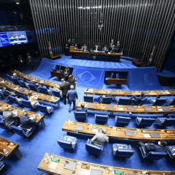 Senado aprova PL que estabelece posição de advogados em julgamentos