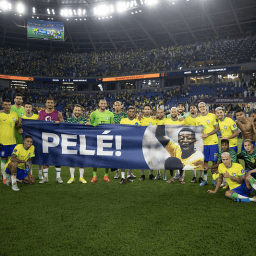 Seleção faz homenagem a Pelé após vitória contra a Coreia