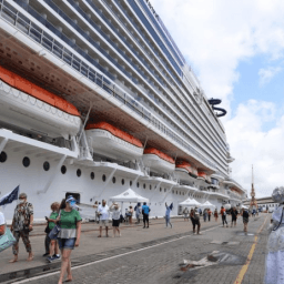 Bahia recebe o maior navio de cruzeiro internacional  