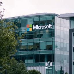 Microsoft (MSFT34) anuncia investimento multibilionário na criadora do ChatGPT