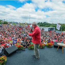 Lula avalia ampliar isenção do IR para quem ganha até dois salários mínimos ainda este ano