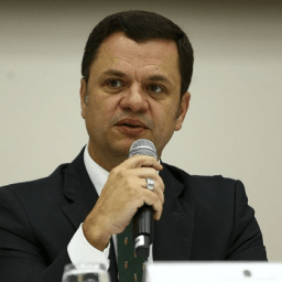 Alexandre de Moraes mantém prisão do ex-ministro Anderson Torres