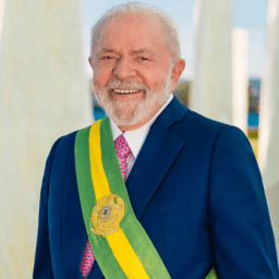 Lula elogia escolas de tempo integral da Bahia: ‘Parecem um parque olímpico’