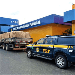 Caminhão com 31 toneladas de cimento sem nota fiscal é retido pela PRF no Extremo Sul da Bahia