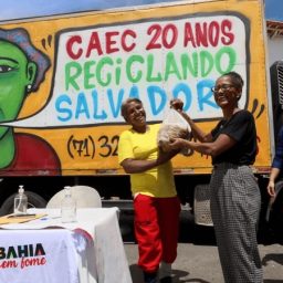 Em ação conjunta com o Bahia Sem Fome, Voluntárias Sociais entregam camarões para cooperativas de catadores