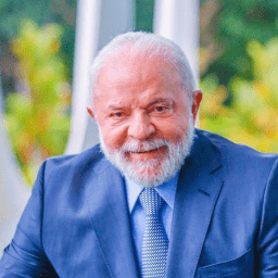 Lula diz que Brasil vai “crescer mais do que os pessimistas estão prevendo”