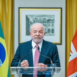 Lula volta ao Brasil após viagem para o Reino Unido