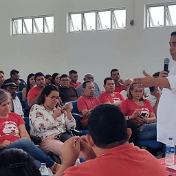 PT reúne dirigentes, prefeitos e parlamentares de quase 50 municípios baianos