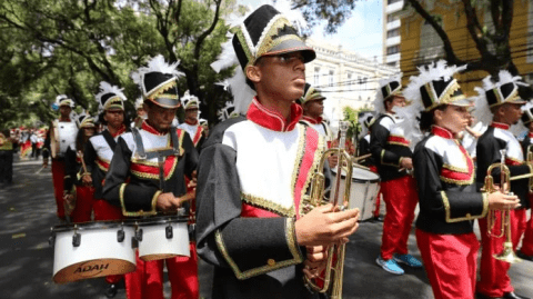 Fanfarras escolares e diversas atividades marcam o bicentenário da Independência do Brasil na Bahia na rede estadual de ensino