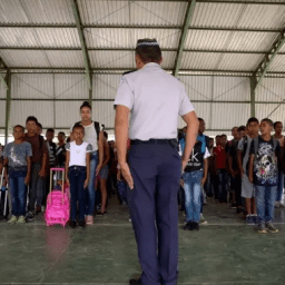 Governo Lula encerra programa de escolas cívico-militares