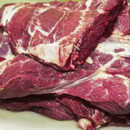 Preço da carne cai pelo sexto mês consecutivo e acumula queda em 12 meses