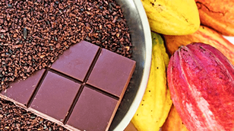 Tonelada de cacau passa dos US$ 10.000 e aumenta a pressão sobre preços de chocolate
