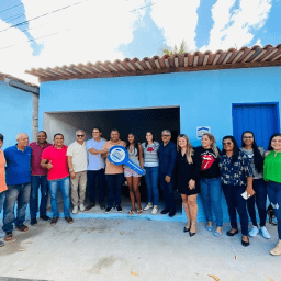 Prefeito entrega 8 casas reformadas pelo programa “Morar Melhor” em Jitaúna