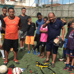 Escolinha de Futebol Novos Talentos recebe a visita de Teda em Gandu