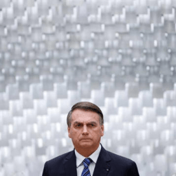 Bolsonaro admite reunião, mas decide processar hacker da Vaza Jato