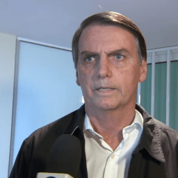 PF analisa com cautela eventual apreensão de passaporte de Bolsonaro, dizem fontes
