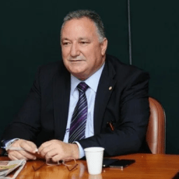 Carletto convida ex-primeira-dama para disputar eleição em Itabuna