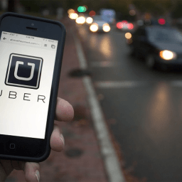 Uber é condenada a registrar motoristas e pagar multa de R$ 1 bilhão