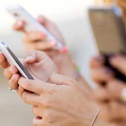 Brasil é o 4º país com mais viciados em smartphones