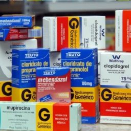 Venda de remédios genéricos em farmácias cresce 5,3% em relação a 2022, aponta levantamento