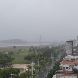Chuva provoca alagamentos e transtornos em cidades do sul da Bahia