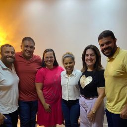 Deputada Federal Rogéria Santos se reúne com o Prefeito Léo, Drª Daiana e lideranças em Gandu
