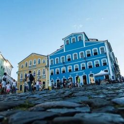 Turismo na Bahia registra crescimento acima da média nacional em 2023, aponta IBGE