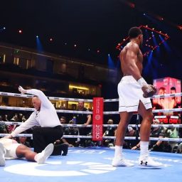 Boxe: Anthony Joshua se impõe e nocauteia Francis Ngannou no segundo round