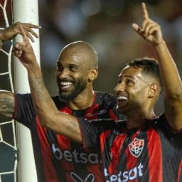 Vitória consegue virada histórica sobre o Bahia no jogo de ida da final do Baiano