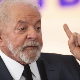 Lula se queixa a líderes que PT não defende o governo