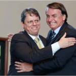Jair Bolsonaro e Tarcísio de Freitas fecham acordo para eleição de 2026
