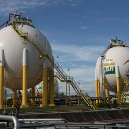Petrobras anuncia descoberta de petróleo em águas ultraprofundas na Margem Equatorial