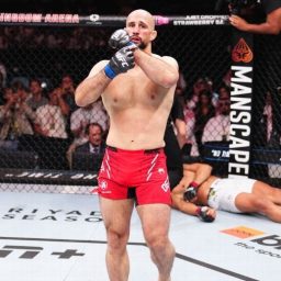 Johnny Walker é ‘atropelado’ e nocauteado no 1º round no UFC Arábia Saudita