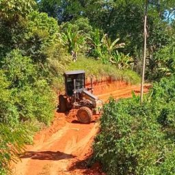 Prefeitura realiza melhorias das estradas na região do Fugido em Piraí do Norte